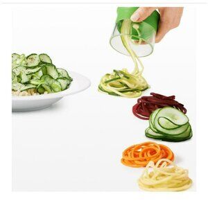 NWOT | OXO | Green Handheld Spiral Cutter “Spiralizer” for Vegetable Noodles